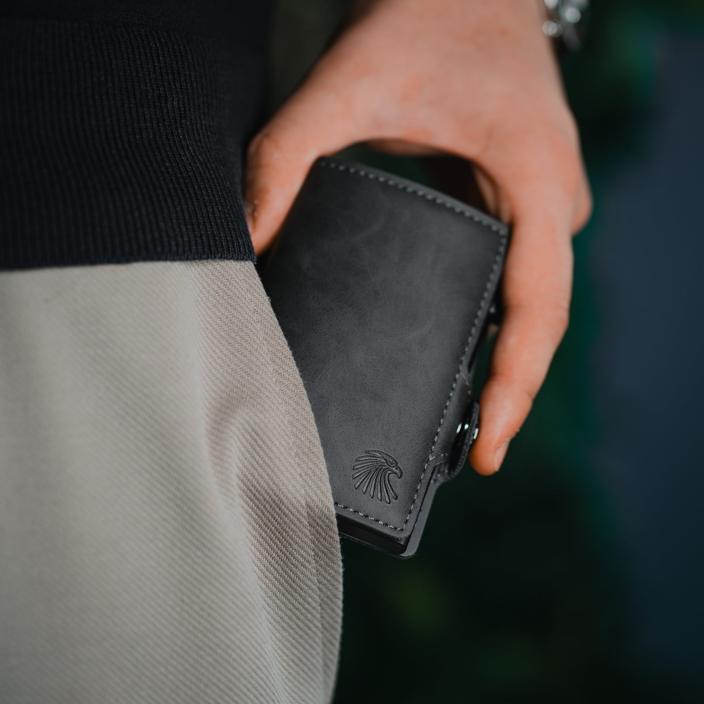 Slim Wallet aus schwarzem Leder – platzsparend und sicher dank RFID-Schutz