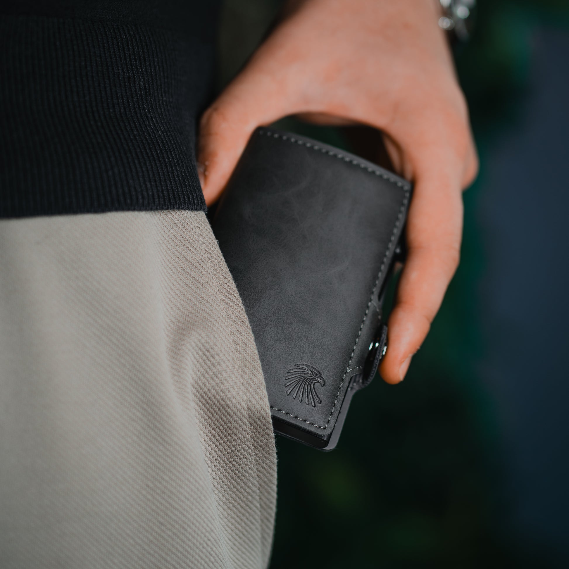 Slim Wallet aus schwarzem Leder – platzsparend und sicher dank RFID-Schutz