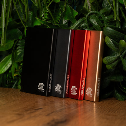 Edle Kartenetuis Push in vier Farben – robuster RFID-geschützter Cardholder für sicheres Aufbewahren von Karten.