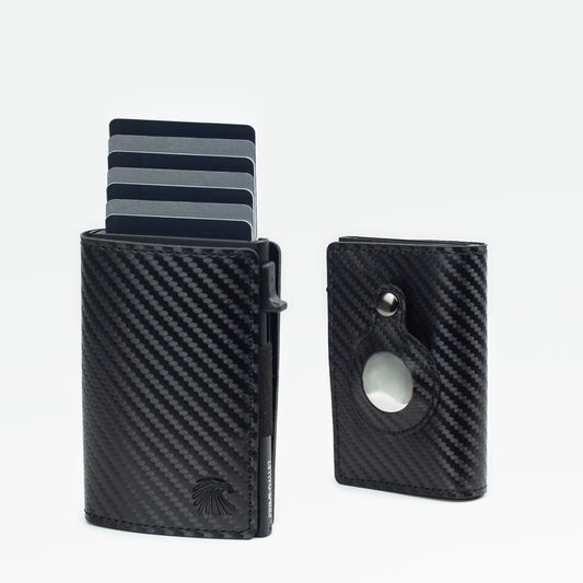Smart Wallet Carbon – schlanker Geldbeutel mit innovativem Design. Smarte Geldbörse für eine geordnete Aufbewahrung von Karten und Bargeld.